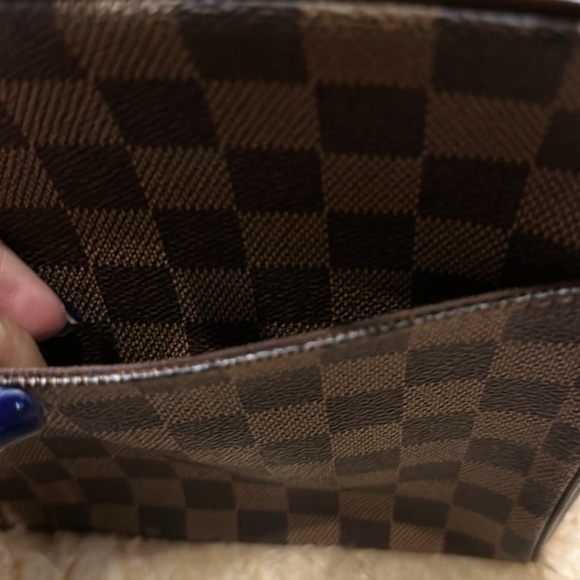 LV  Olav Crossbody bag with dust bag and  Authentication included - Picture 4 of 6